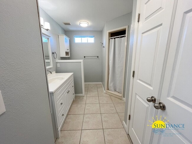 Building Photo - Exceptional 1 Bedroom Unit in Niceville!