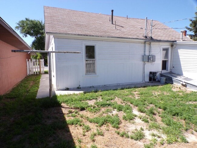 Building Photo - 414 W Main St