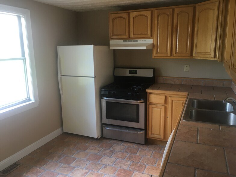 Kitchen - 621 17th St