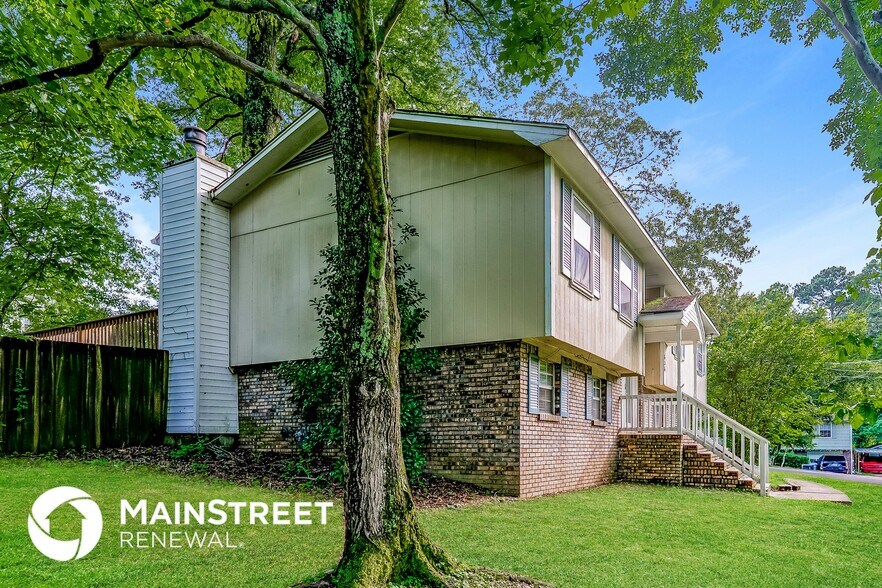 Building Photo - 636 Cresap Cir NE