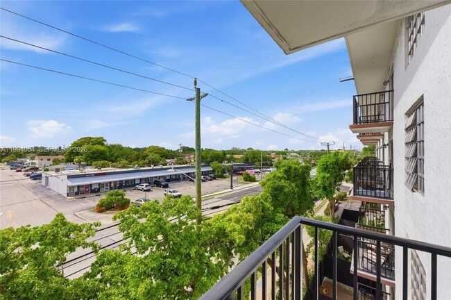 Building Photo - 2520 N Andrews Ave