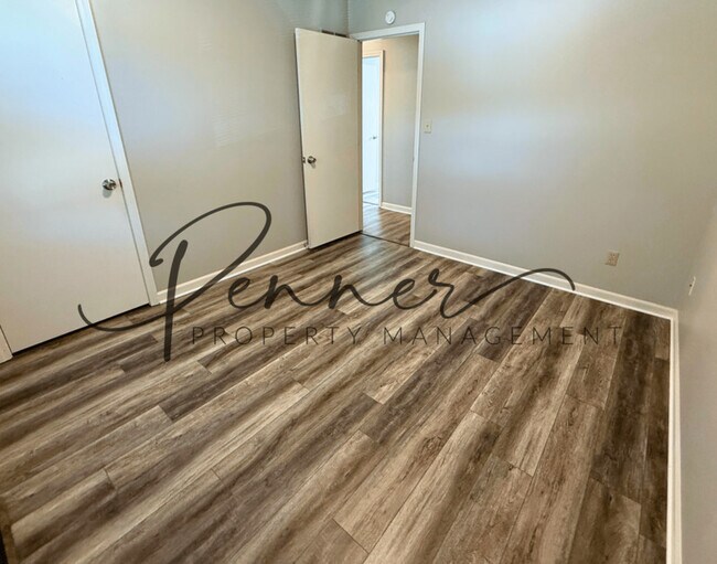 Building Photo - 2707 S Coachman Dr