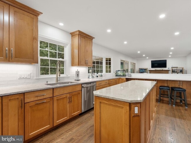 Building Photo - 3044 Emerald Chase Dr