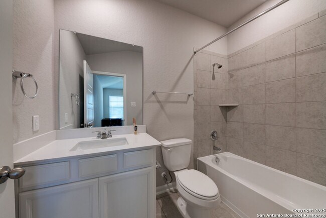 Building Photo - 4 Bedroom/3 Bath Remington Ranch Subdivision