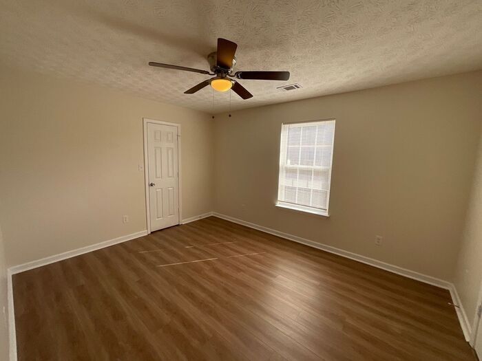 Building Photo - 3651 Ten Oaks Cir