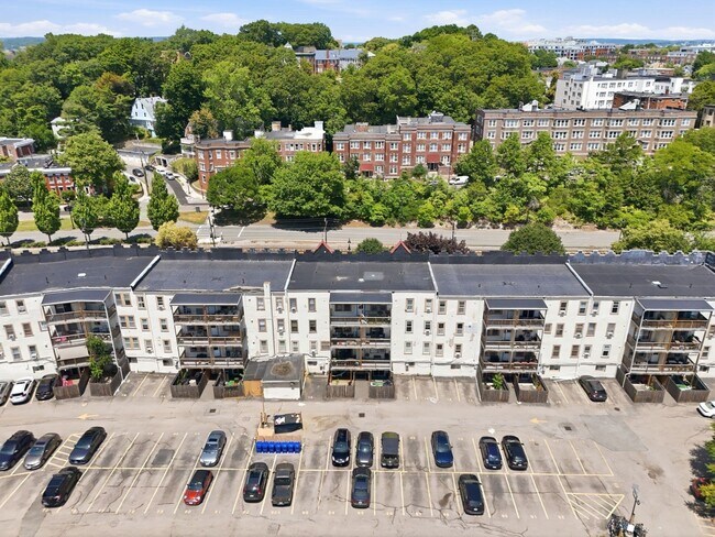 Building Photo - 1722-1726 Commonwealth Ave