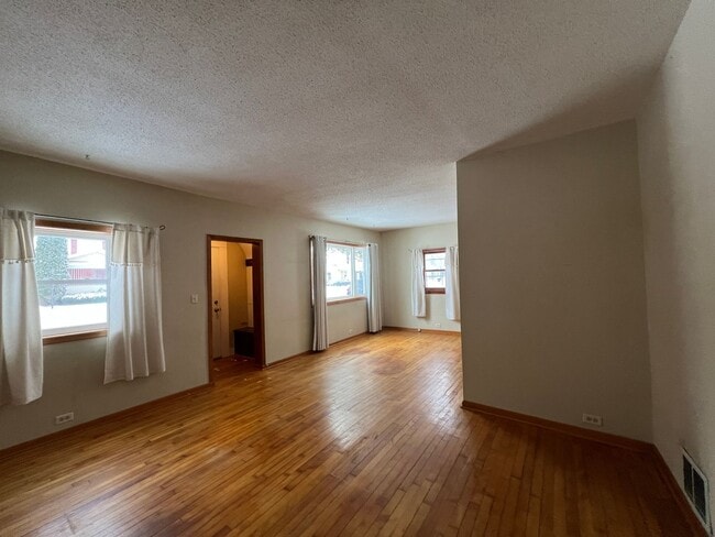 Building Photo - Click the “Apply Now” button or email wapmrentals@gmail.com for a prompt response.