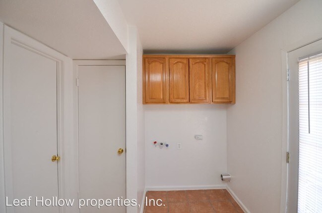 Building Photo - 1760 Campbell Rd