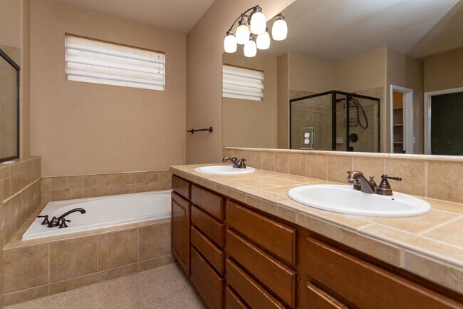 Building Photo - 9922 Red Sage Dr