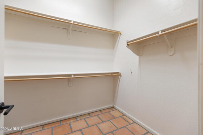 Building Photo - 2320 S Sorrelle