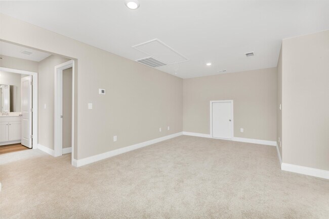 Building Photo - 7068 Shooting Star Way