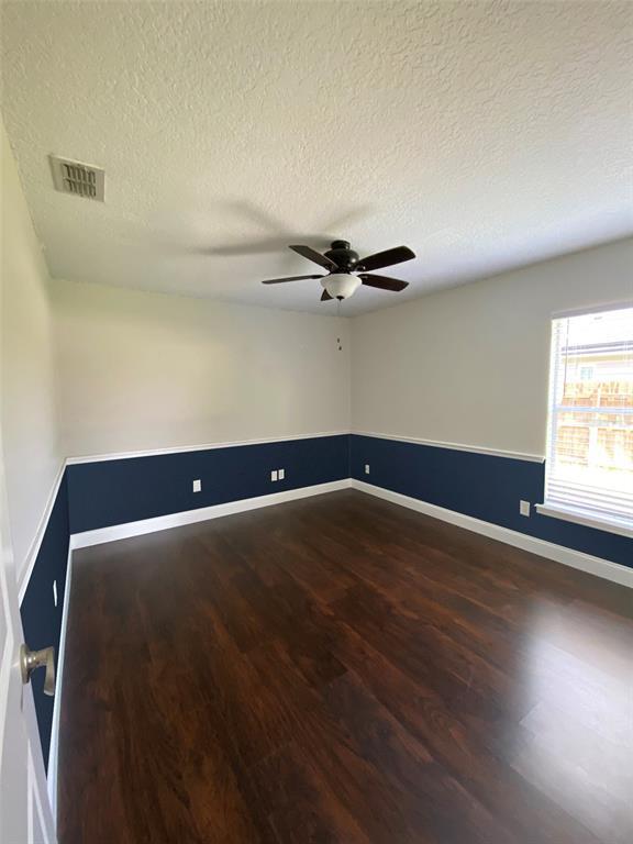 Building Photo - 1419 Spring Ridge Dr