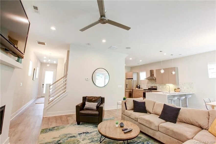 Building Photo - 4115 Merlane Dr