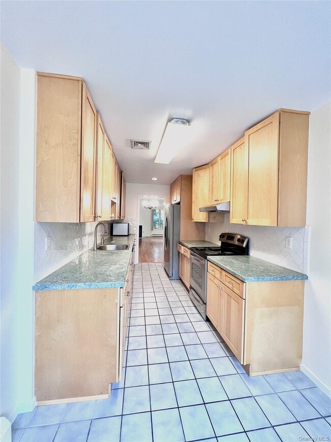 Building Photo - 15 Evon Ct