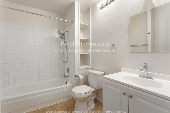 Building Photo - 3510 SE 61st Ave