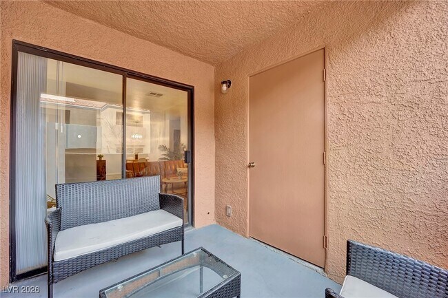 Building Photo - 3151 N Soaring Gulls Dr