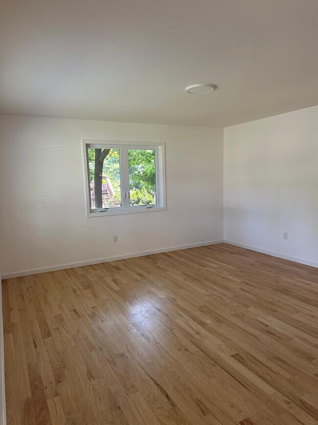 Building Photo - 250 Blauvelt Rd
