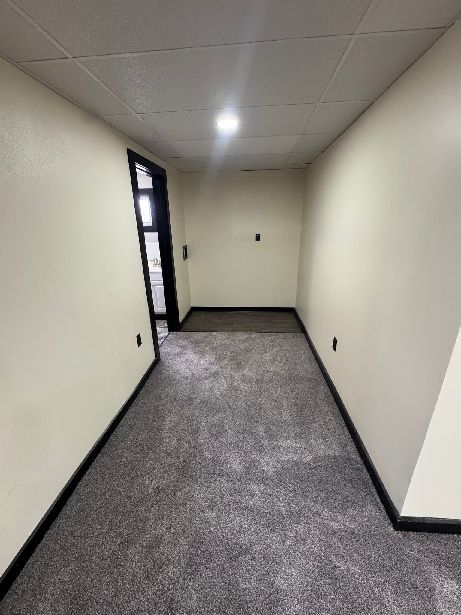 Building Photo - 1548 Island Ave