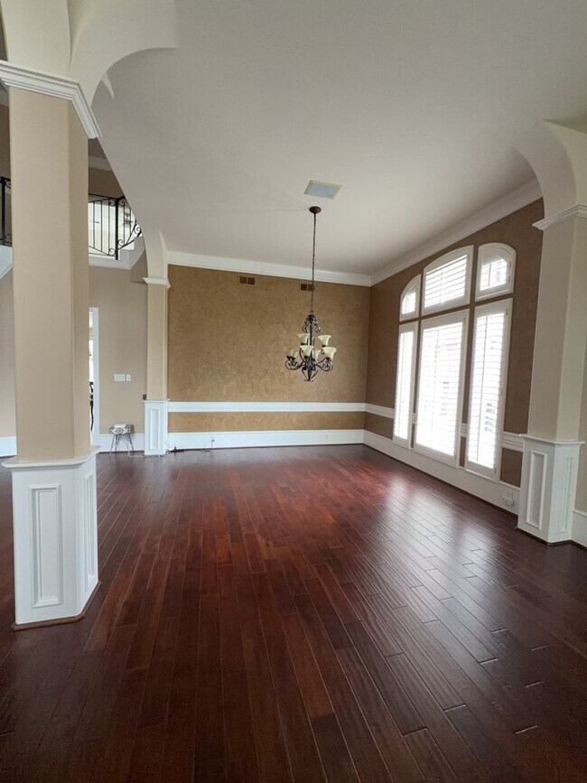 Building Photo - 16410 Emilia Ct