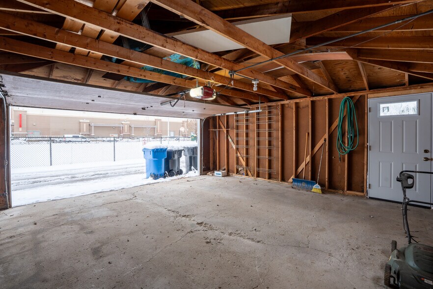 Building Photo - 3541 N Whipple St