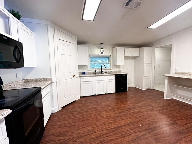 Building Photo - 2325 Salt Creek Trail