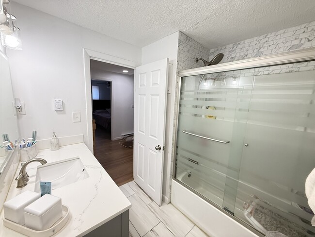 Building Photo - 1338 East St