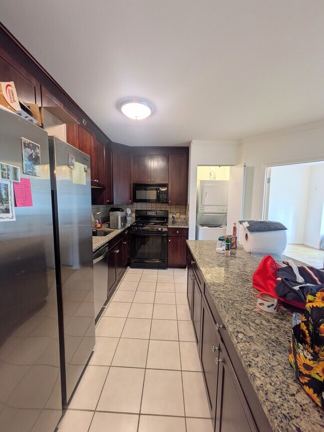 Building Photo - 33 W Ontario St