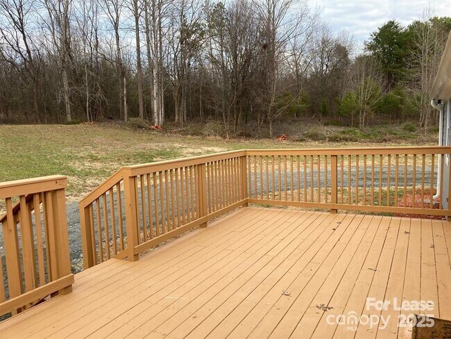 Building Photo - 1030 McKay Rd