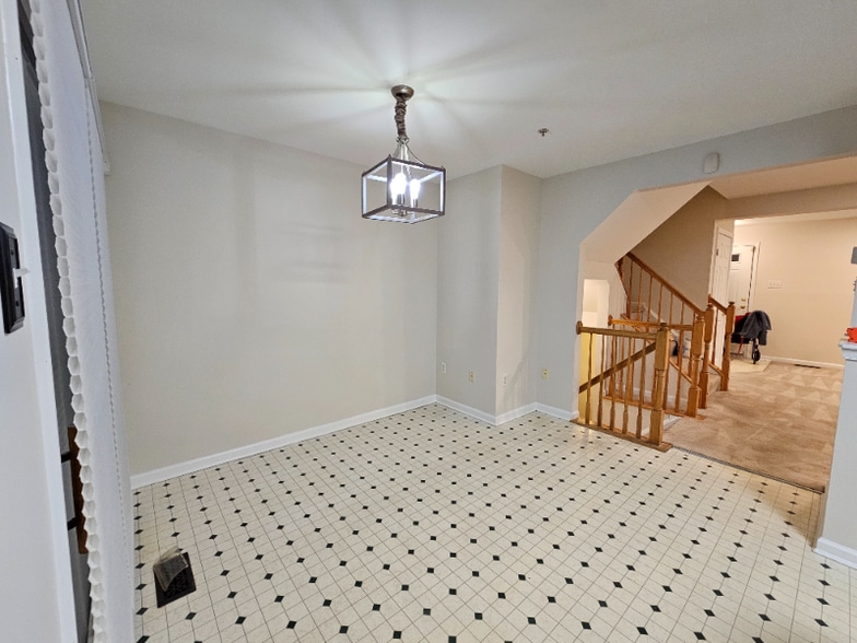 Building Photo - 9365 Ridings Way