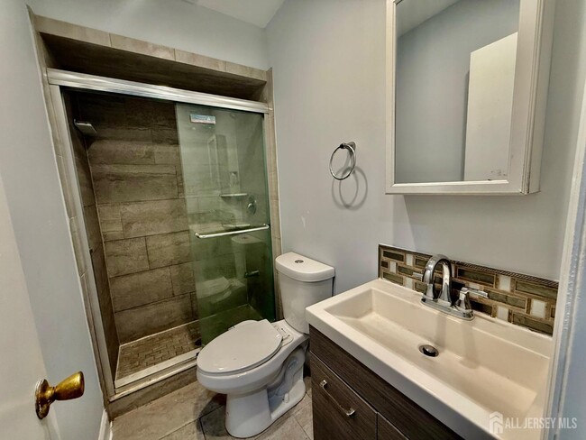 Building Photo - 1404 Edison Glen Terrace