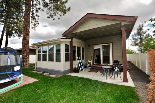 Building Photo - Luxury 3 bed 2 bath Rancher: Miller's Landing