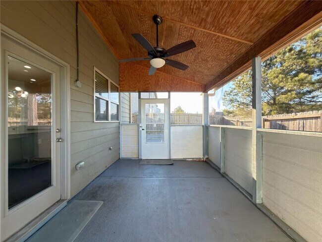 Building Photo - 2886 Cove View Ct SE