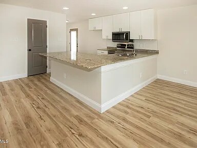 Building Photo - 2122 Brooks Ave