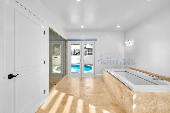 Building Photo - Palos Verdes Estates luxury home is now av...