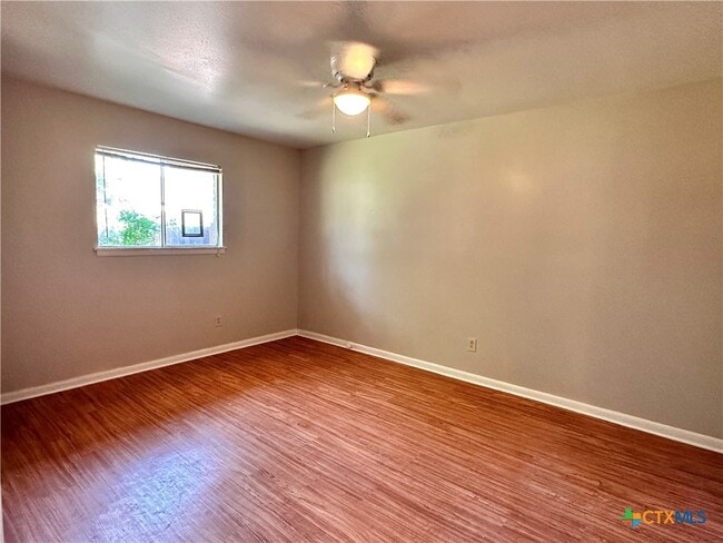 Building Photo - 1009 Hazelton St
