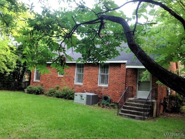 Building Photo - 1458 Watson St
