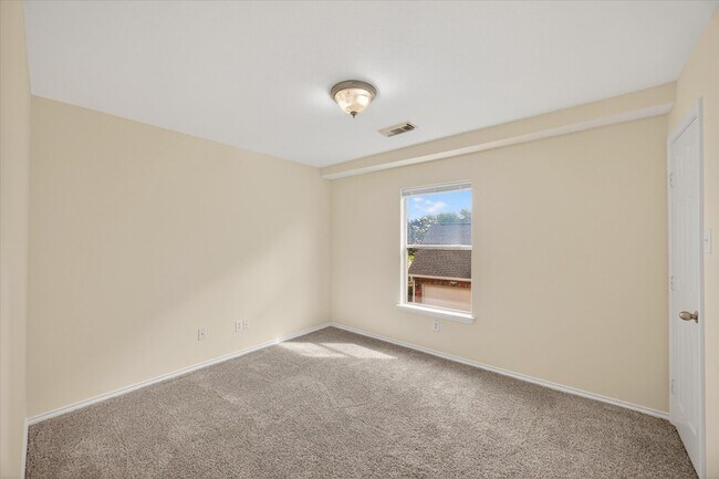 Building Photo - 20835 Cottage Cove Ln