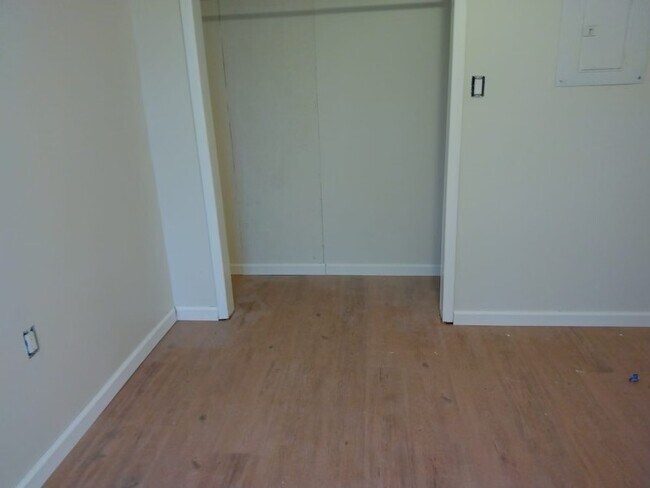 Building Photo - 1299 Porters Rd