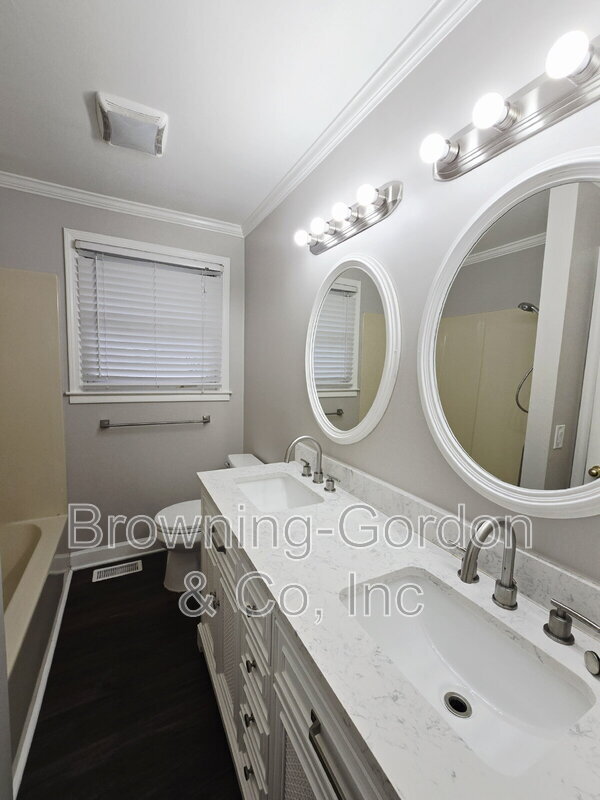 Building Photo - 3947 Creekside Dr