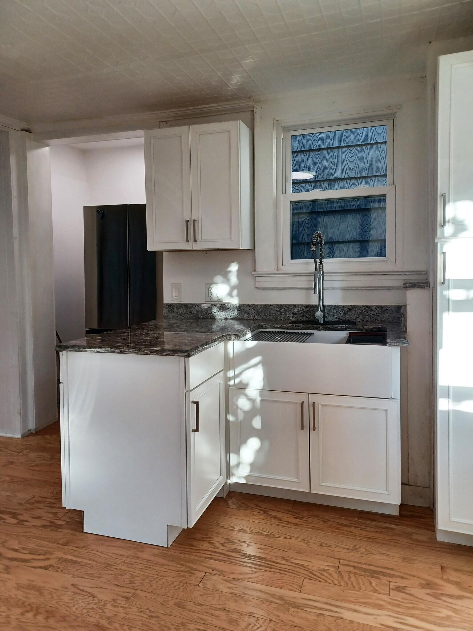 Building Photo - 48 Saint Pauls Ave