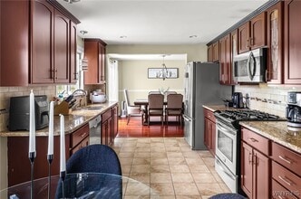 Building Photo - 79 Hemlock Dr