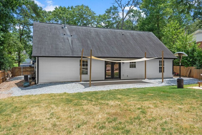 Building Photo - Forest Park