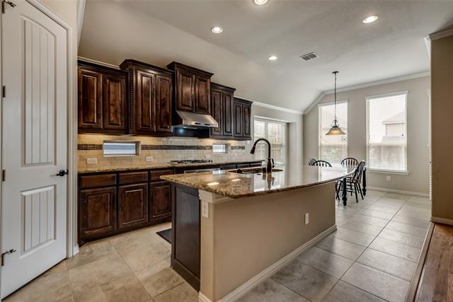 Building Photo - 2025 Zander Dr