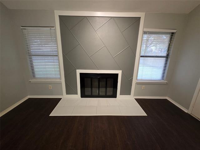 Building Photo - 2442 Hallmark St