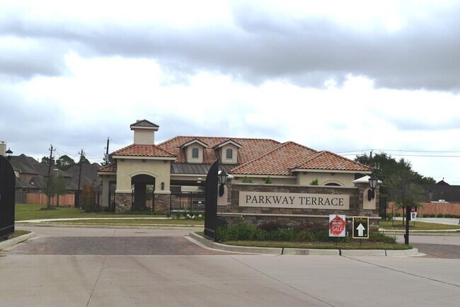 Building Photo - 13117 Stoneleigh Terrace Dr