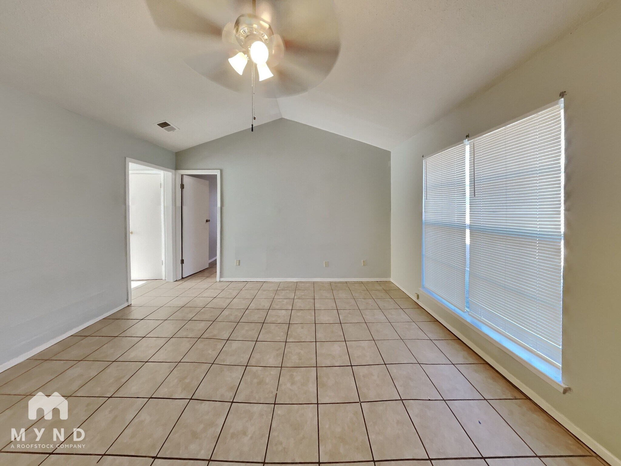 Building Photo - 3535 Laurel Cove