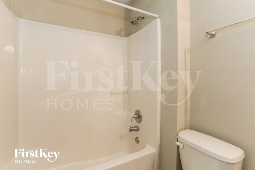 Building Photo - 109 Fieldcrest Dr