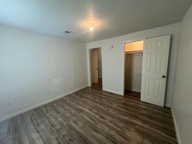 Building Photo - 415 S 23rd St