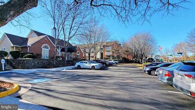 Building Photo - 1504 Lincoln Way