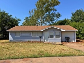 Building Photo - 1502 Parkdale Dr